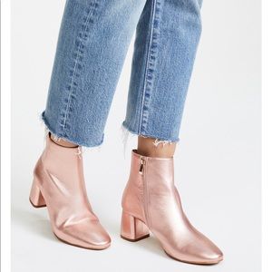 Matiko Britain Booties in Copper, size 39